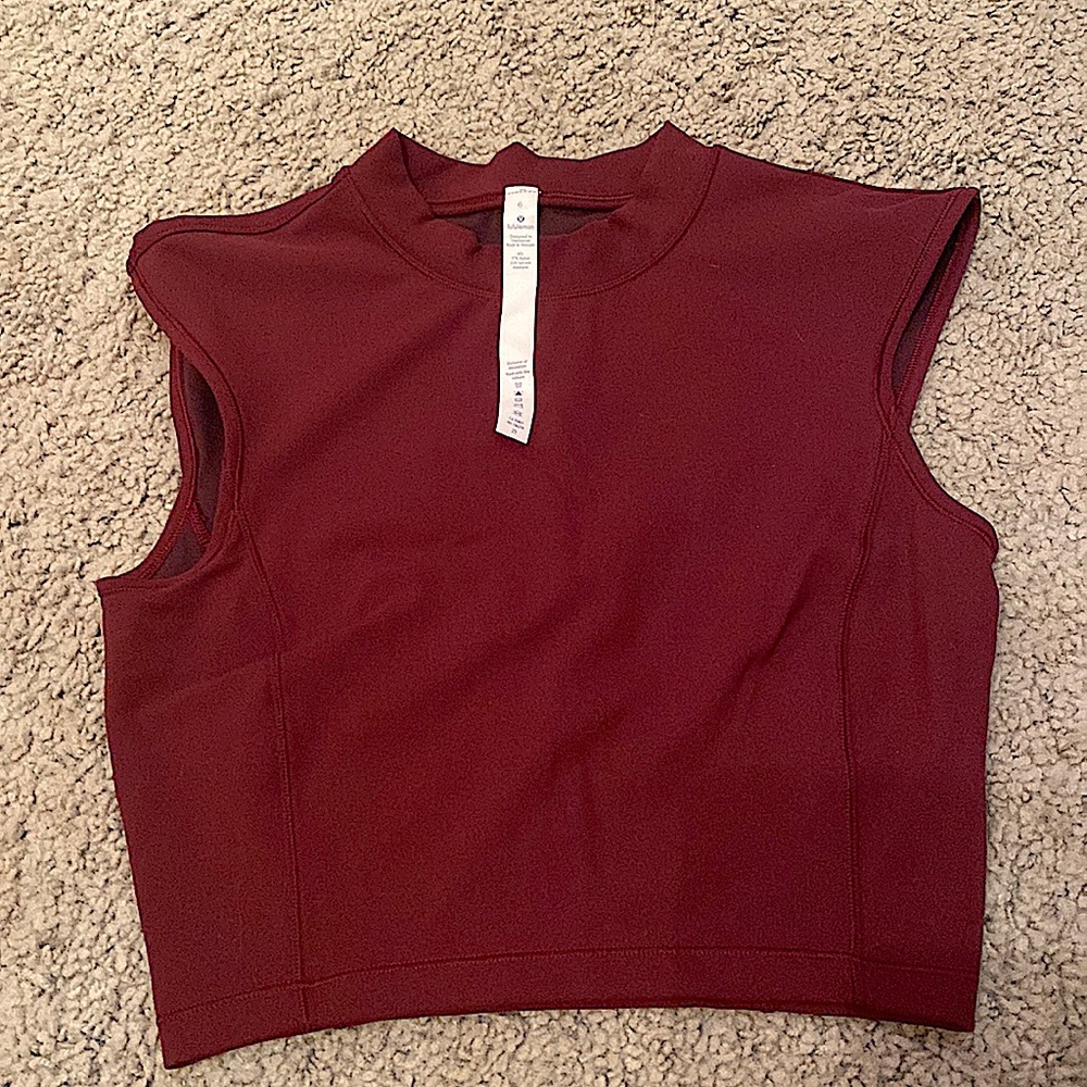 Lululemon Square Crop Tank size 6 Maroon